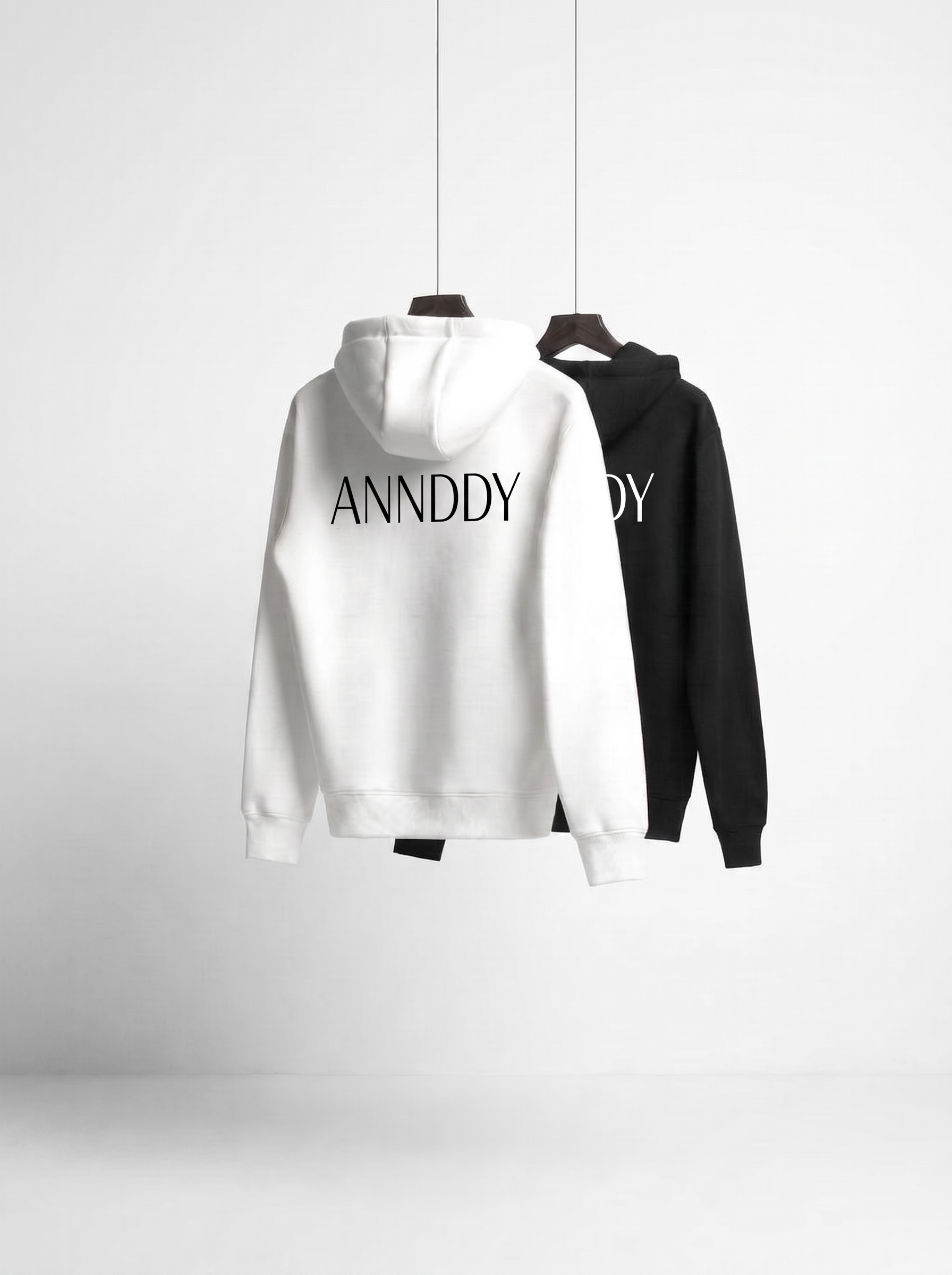 Hoodie ANNDDY blanco y negro